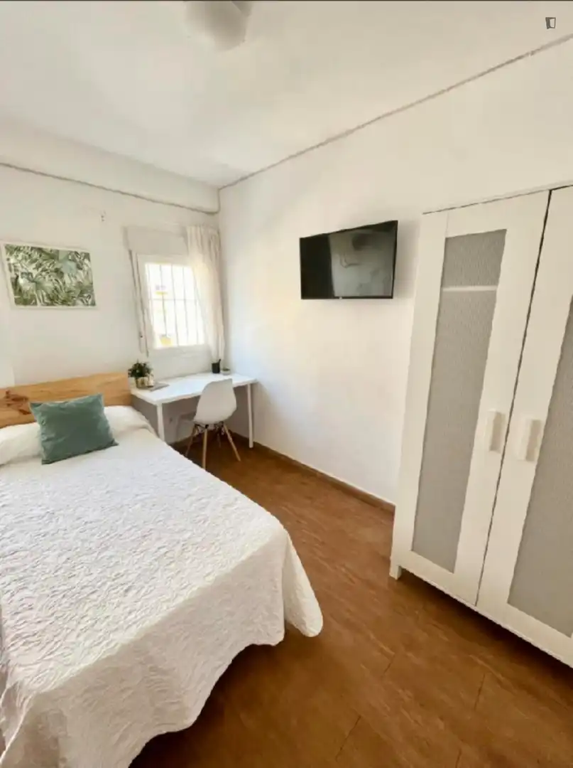 Habitación de Apartamento para compartir en  Sevilla Capital con Amueblado, Lavadora y Microondas