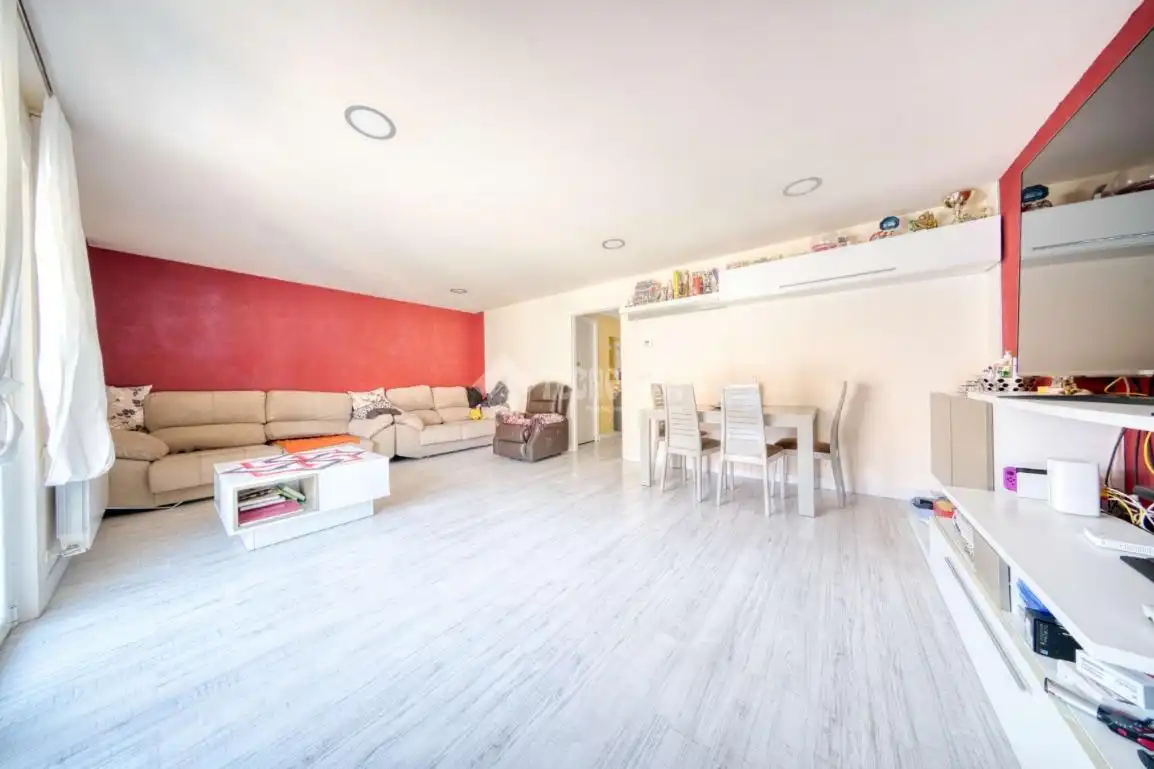 Casa adosada en venta en Aldeamayor de San Martín con Calefacción y Jardín privado