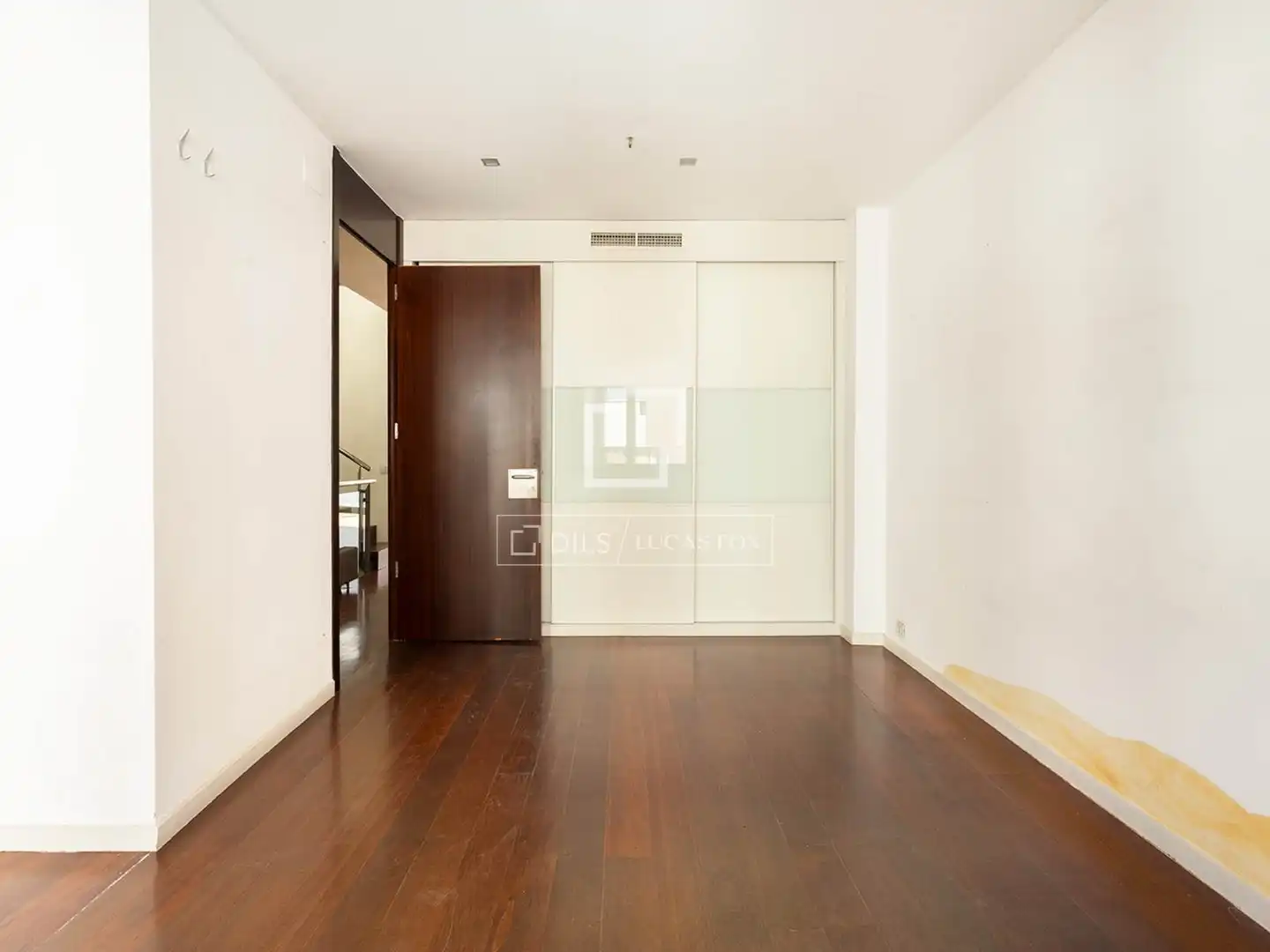 Houses for sale in Barcelona  with Air Conditioner, Terrace and Storage room