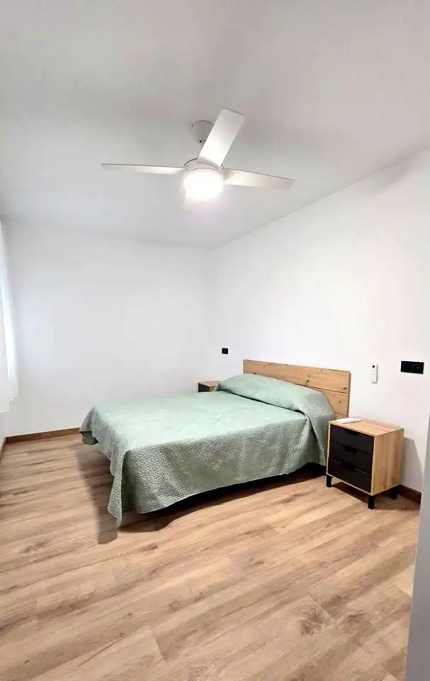 Schlafzimmer von Wohnung zur Miete in Gandia mit Klimaanlage, Terrasse und Möbliert