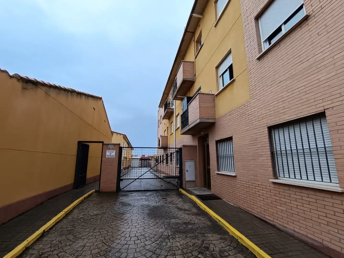 Pis amb terrassa en venda a Calle de Los Caños
