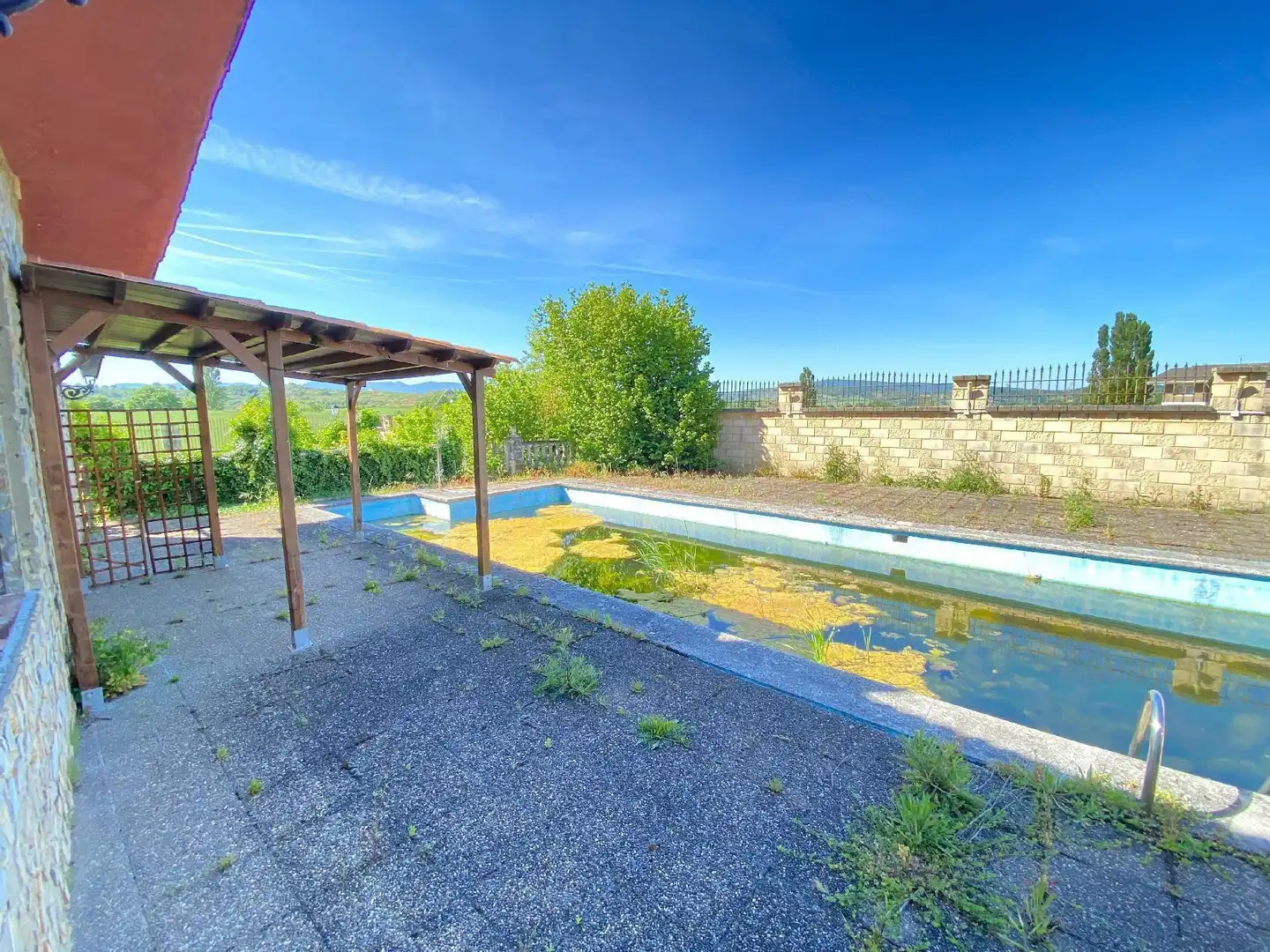 Piscina de Casa o xalet en venda en Condado de Treviño amb Jardí privat, Terrassa i Traster