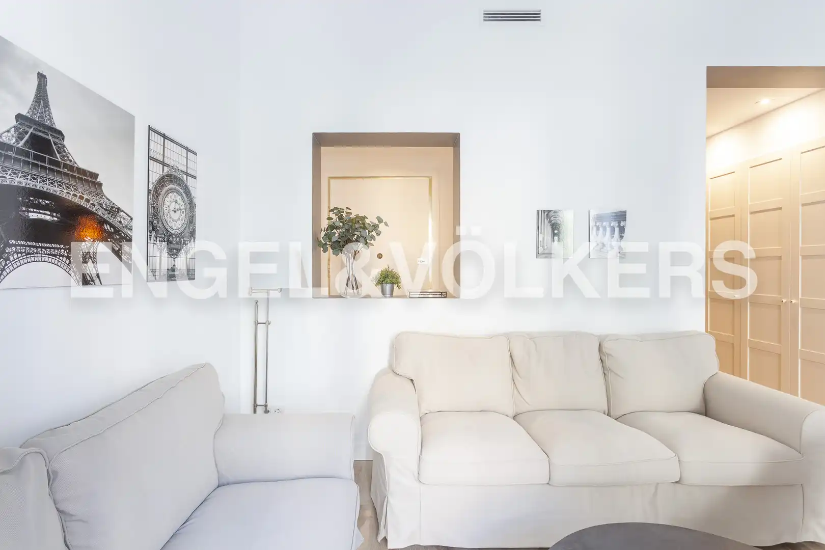 Living room of Flat for rent in Madrid  with Air Conditioner, Heating and Storage room