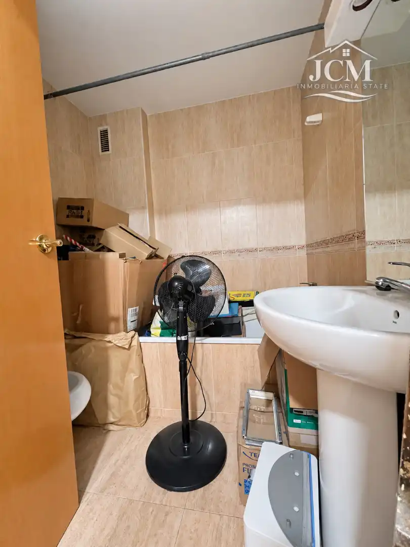 Bathroom of Flat for sale in Llevant