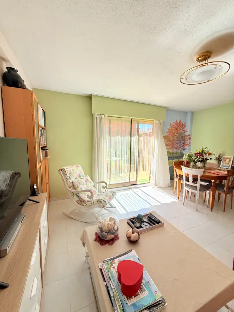 Comedor de Casa adosada en venta en San Sebastián de los Reyes con Aire acondicionado, Calefacción y Jardín privado
