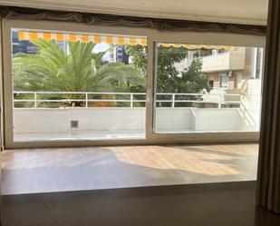 Balcony of Flat to rent in  Barcelona Capital  with Air Conditioner, Heating and Parquet flooring