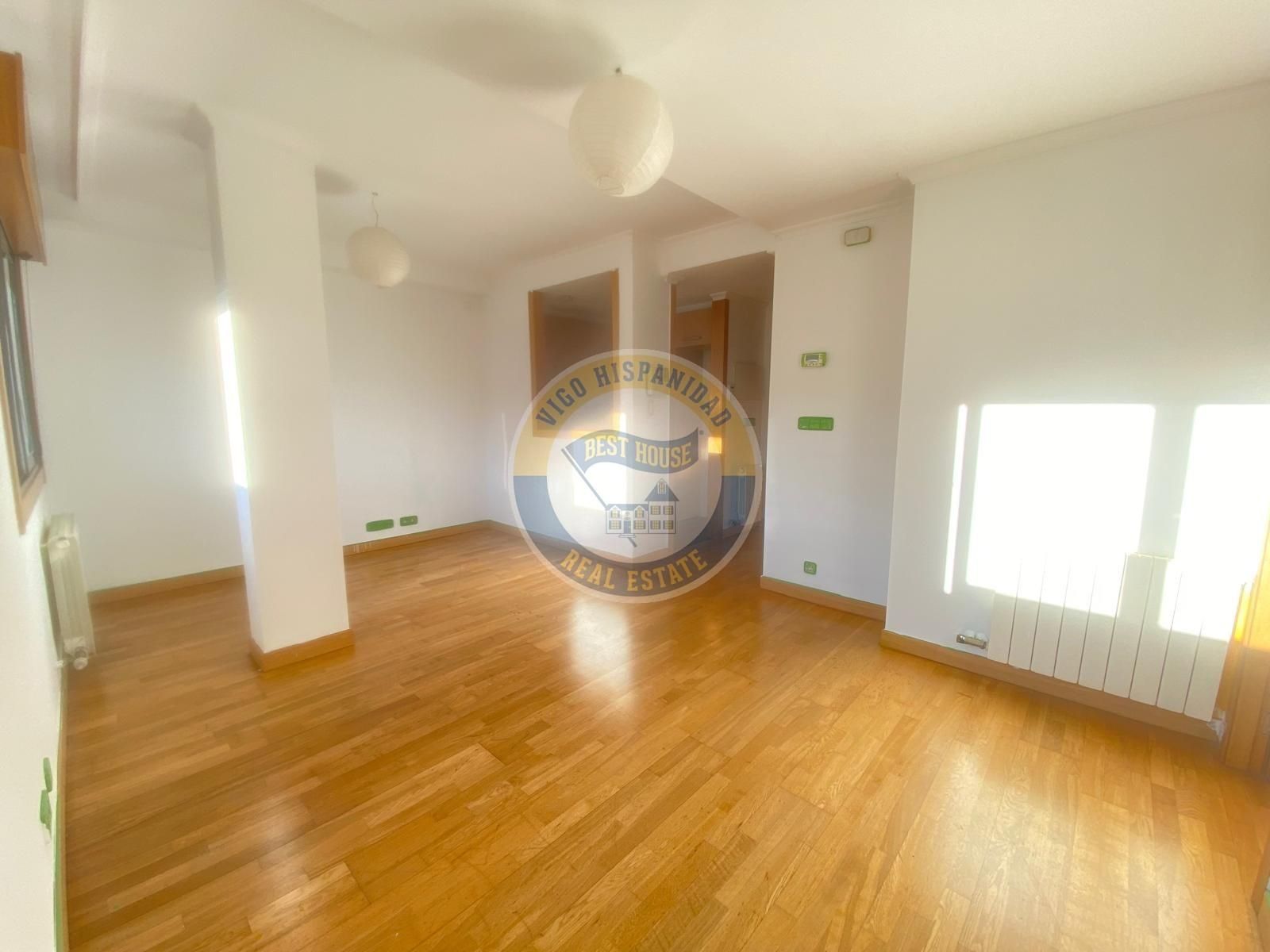 Estudi en venda en Vigo  amb Calefacció, Parquet i Traster