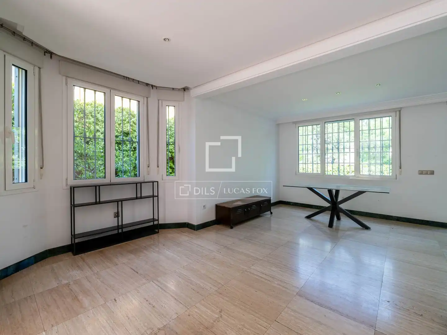 Vista exterior de Casa o xalet en venda en Madrid amb Aire condicionat, Calefacció i Jardí privat