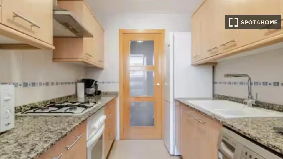 Cuina de Apartament per a compartir en Canet d'En Berenguer amb Aire condicionat, Terrassa i Moblat