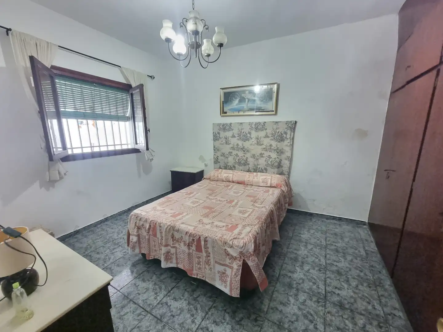 Dormitori de Casa o xalet en venda en Almería amb Jardí privat, Terrassa i Moblat