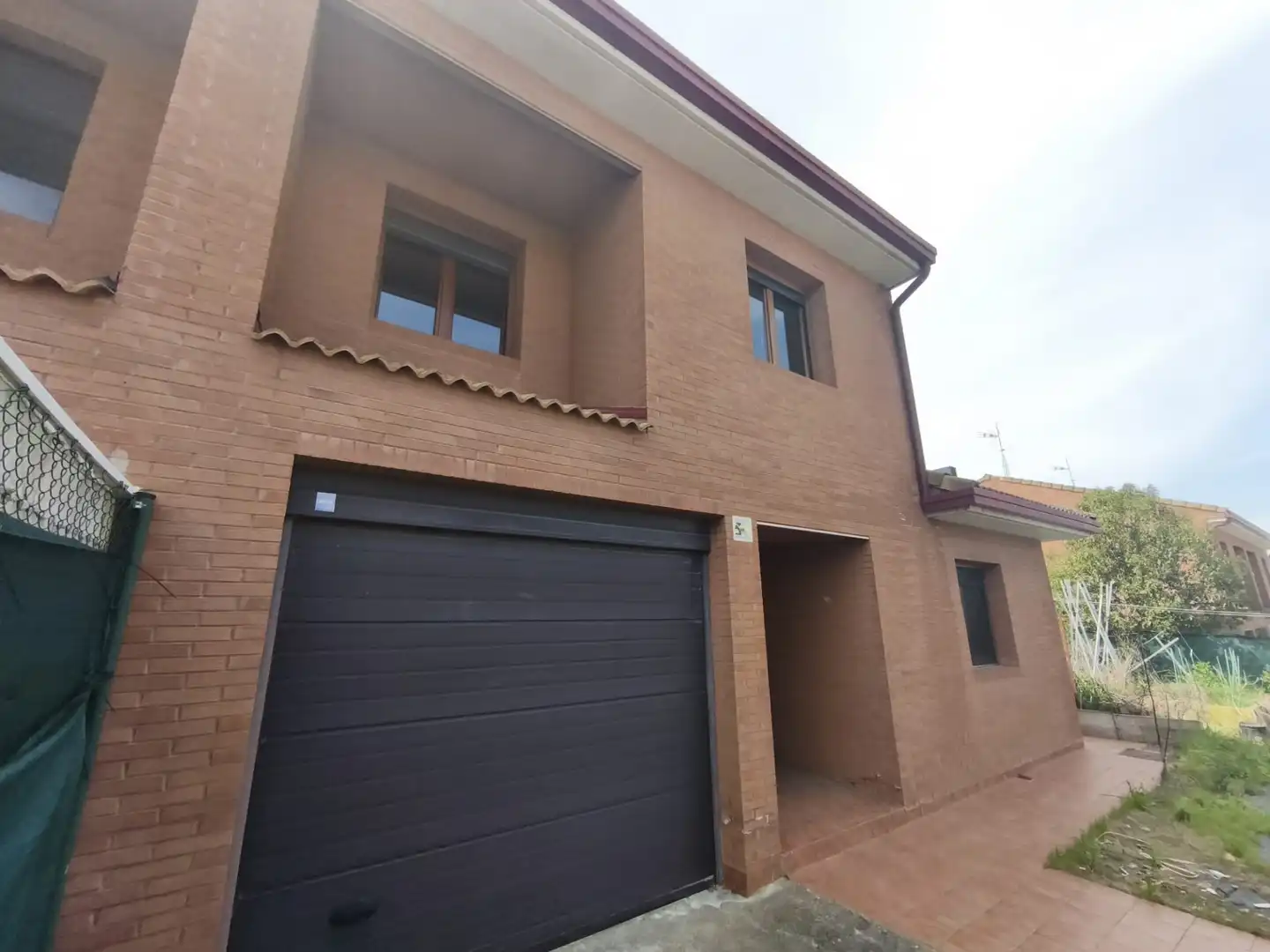 Vista exterior de Casa o xalet en venda en Orkoien amb Jardí privat