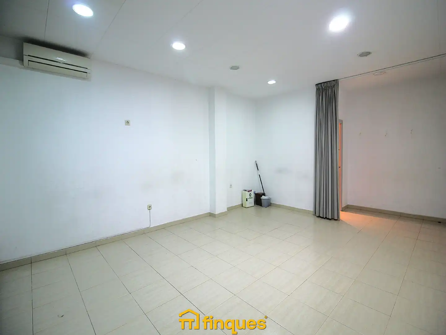 Local comercial en venda a Carrer d'Anselm Clavé, imagen 4
