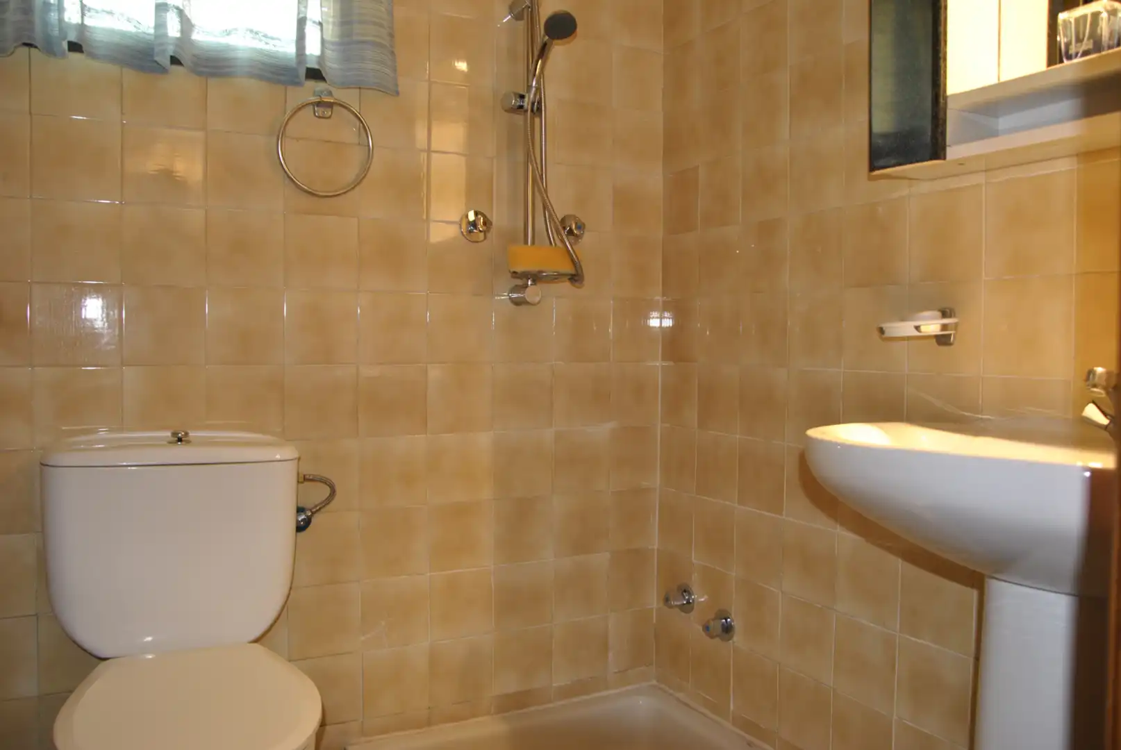 Baño de Casa adosada en venta en Alagón del Río con Aire acondicionado, Calefacción y Jardín privado