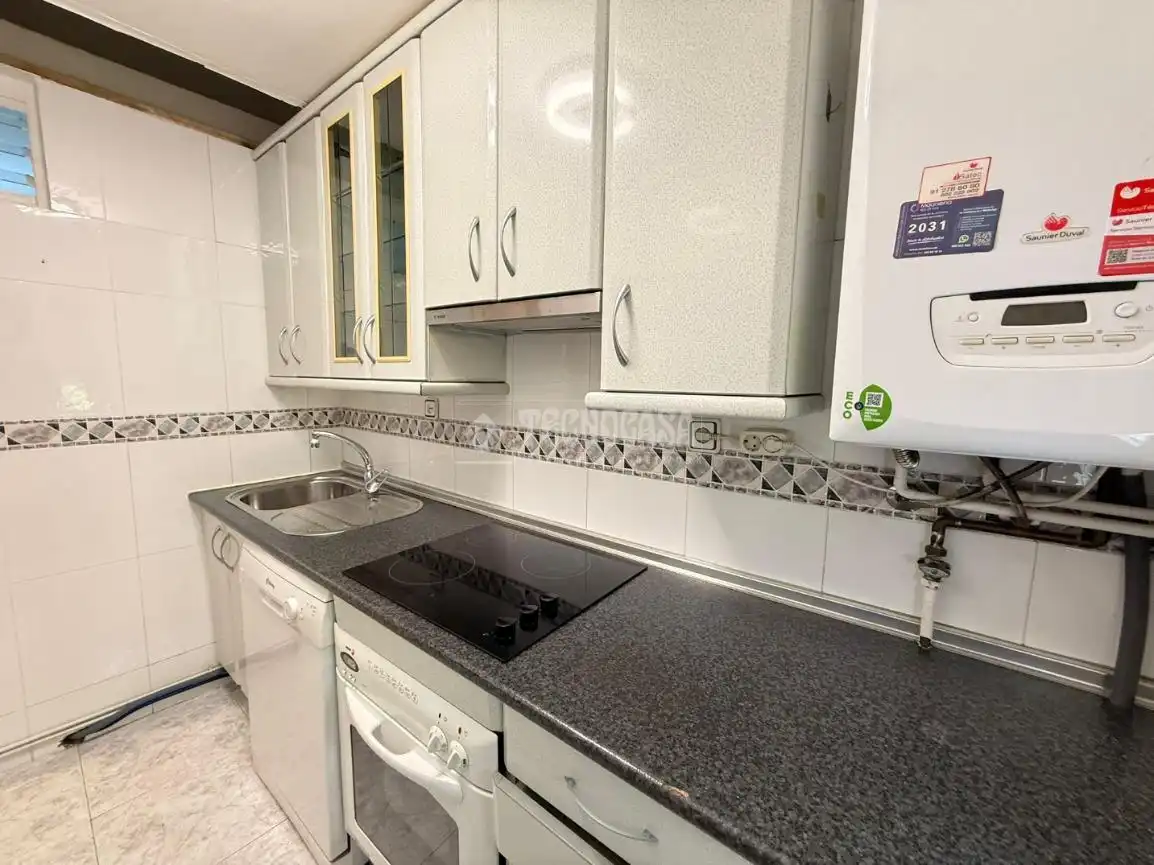 Kitchen of Flat for sale in Madrid