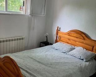 Bedroom of Apartment to share in  Madrid Capital  with Air Conditioner, Heating and Oven