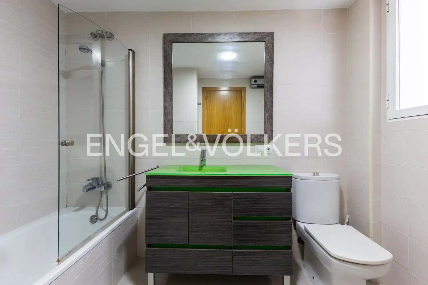 Baño de Piso en venta en Piles con Calefacción, Trastero y Amueblado