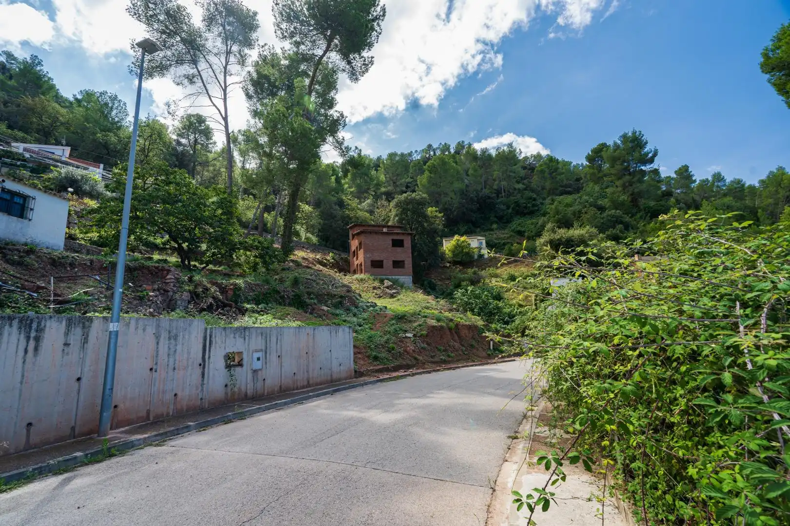 Außenansicht von Haus oder Chalet zum Verkauf in Corbera de Llobregat mit Privatgarten