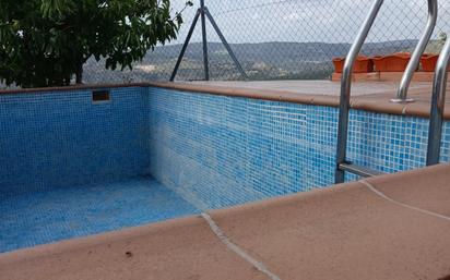 Piscina de Casa o xalet en venda en Montefrío amb Terrassa, Piscina i Balcó