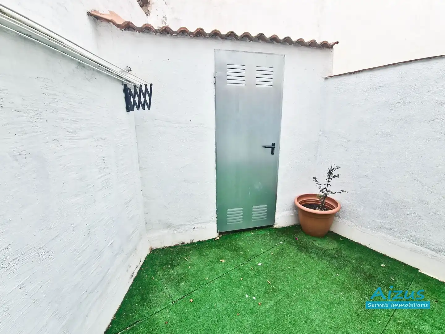 Jardí de Casa adosada en venda en Ripollet amb Aire condicionat, Calefacció i Forn