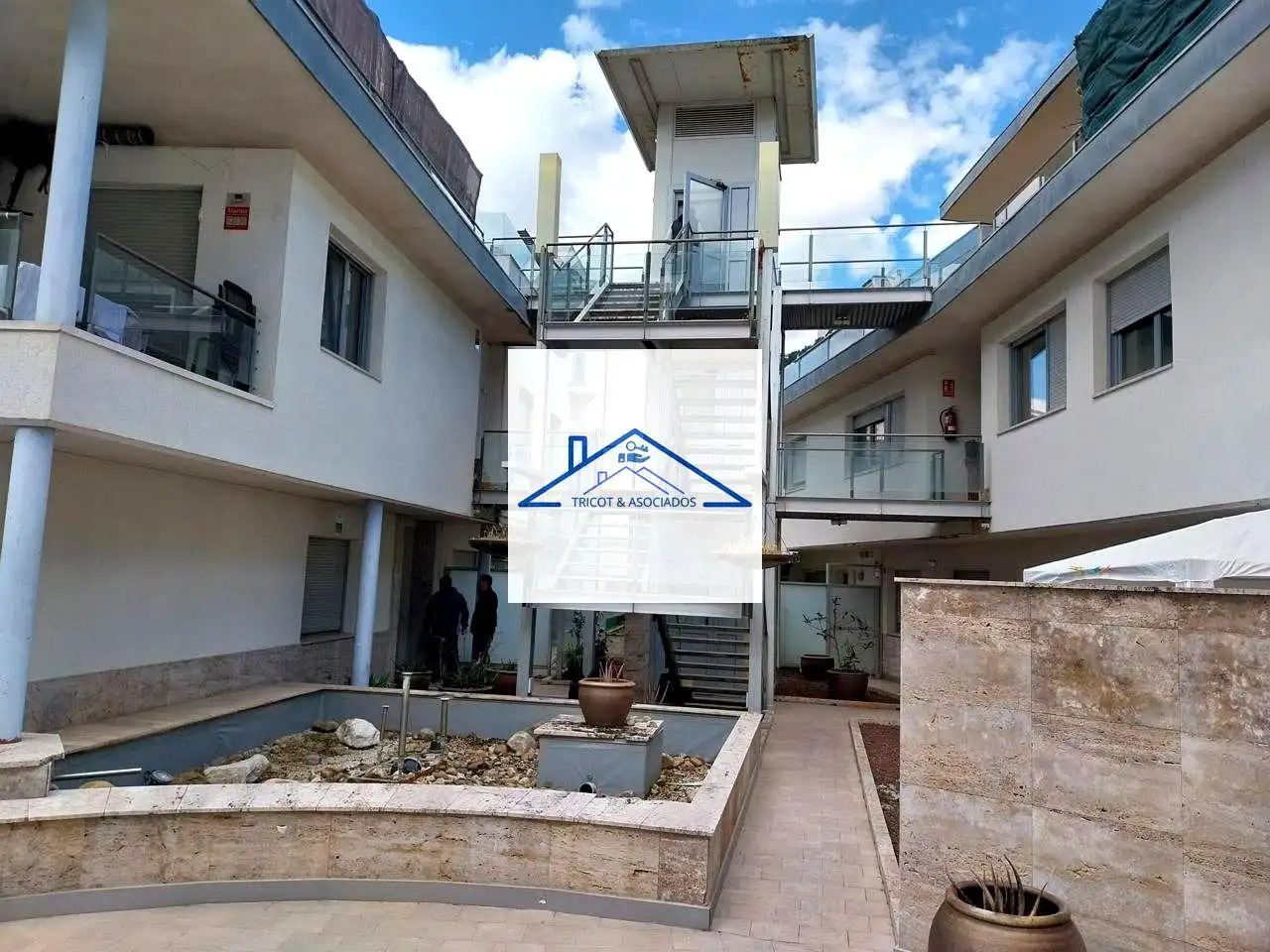 Außenansicht von Erdgeschoss zum Verkauf in Casarrubios del Monte mit Terrasse