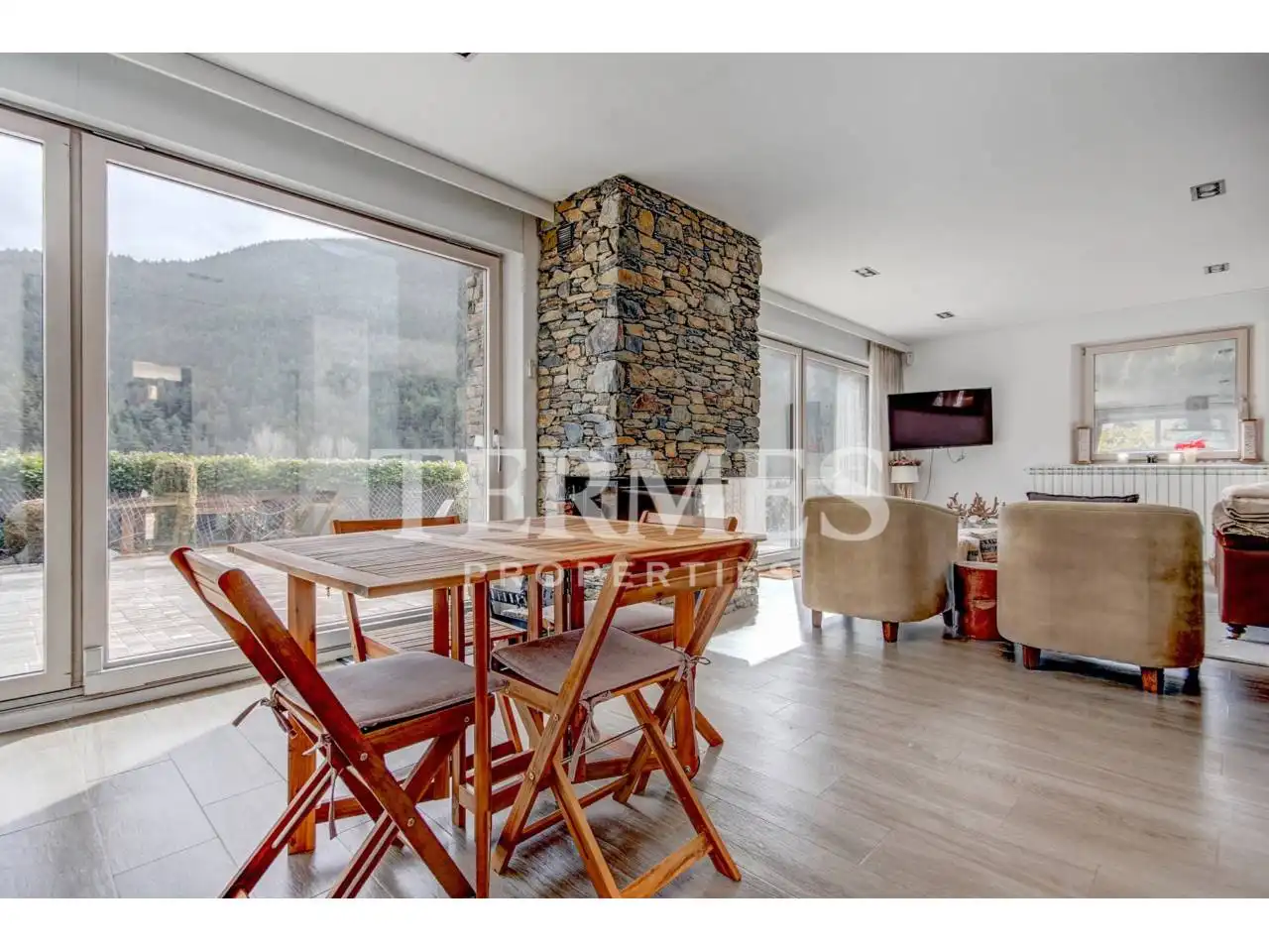 Comedor de Casa o chalet en venta en Alp con Calefacción, Jardín privado y Terraza