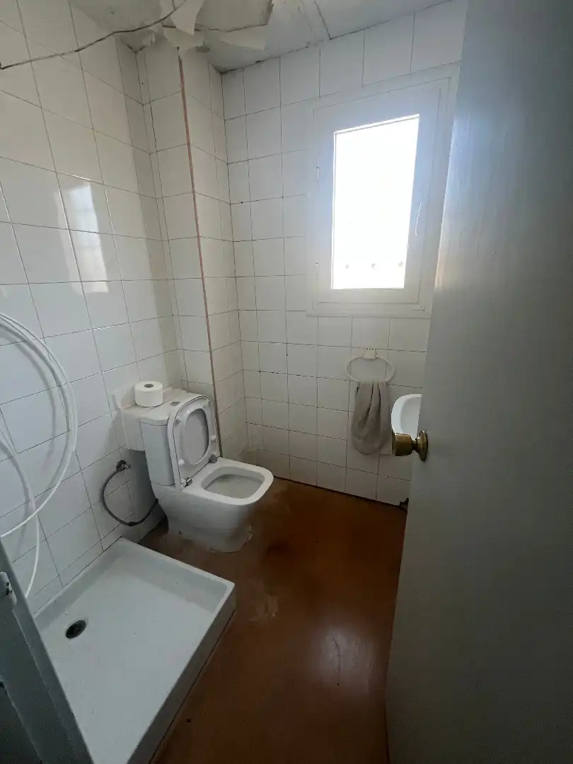 Baño de Nave industrial de alquiler en Martorell