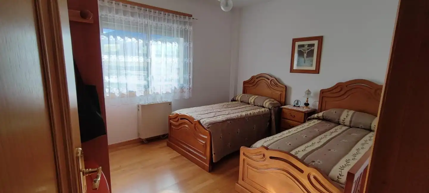 Schlafzimmer von Wohnung zum Verkauf in Ribas de Sil mit Möbliert