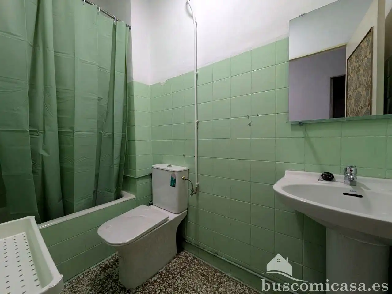 Baño de Piso para compartir en Linares con Aire acondicionado y Amueblado