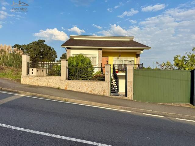 Casa-chalet en Venta en  SALVADOR MADARIAGA, 39 en Nós