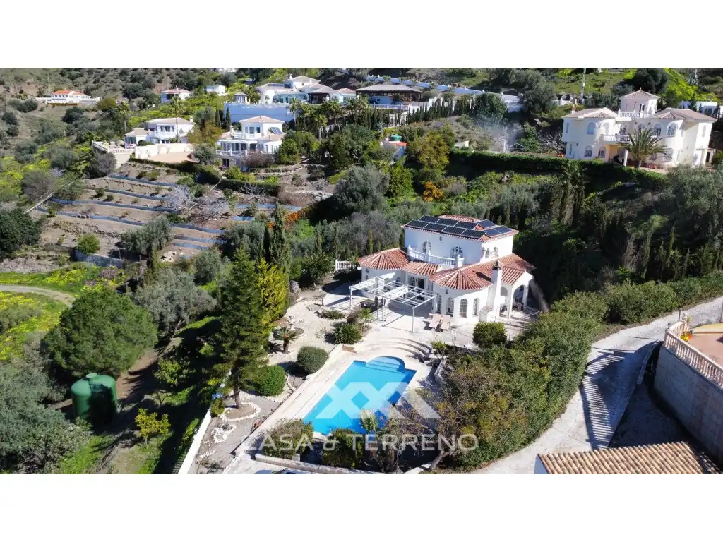 Vista exterior de Casa o chalet en venta en Algarrobo con Aire acondicionado, Jardín privado y Terraza