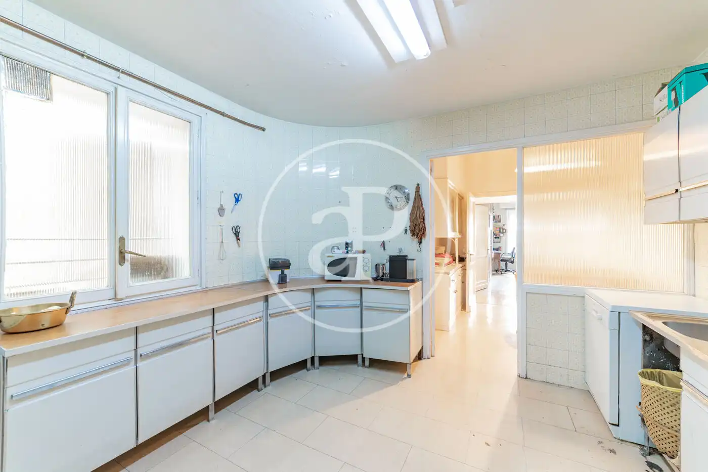 Piso en venta en Madrid con Calefacción, Terraza y Trastero