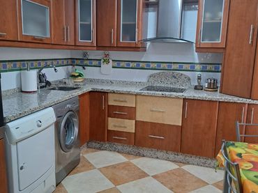 Casa amb balcó en venda a Guadix