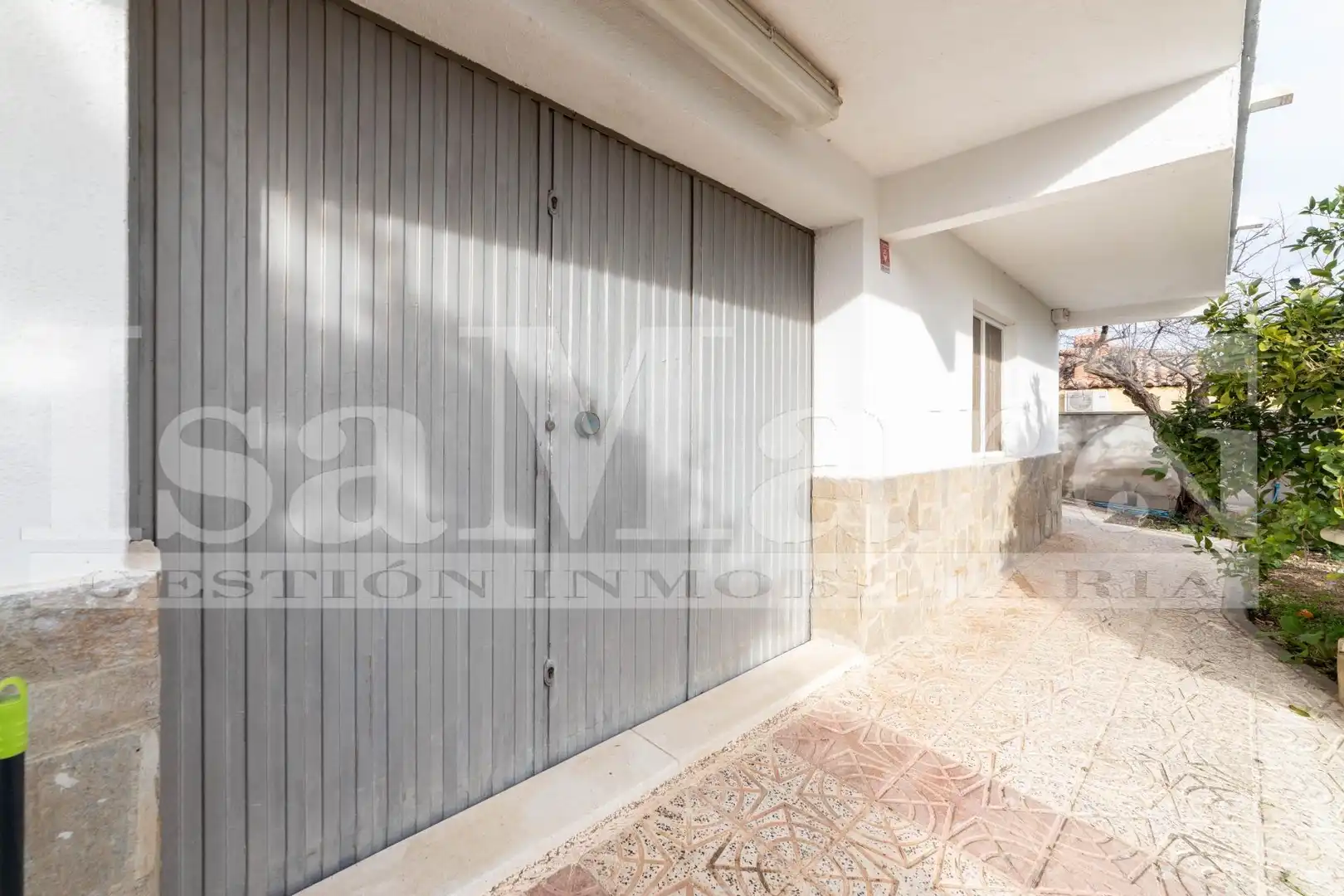 Vista exterior de Casa o xalet en venda en Bellvei amb Jardí privat, Terrassa i Piscina