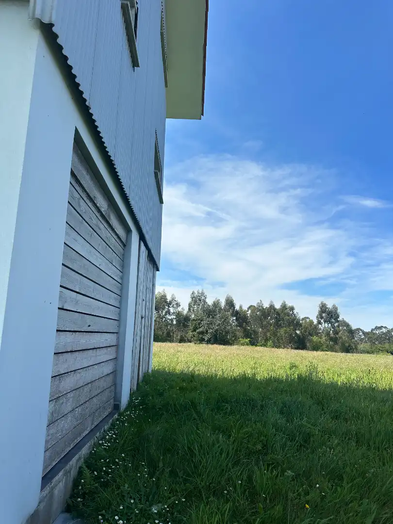 Vista exterior de Casa o xalet en venda en Cudillero amb Calefacció, Jardí privat i Parquet