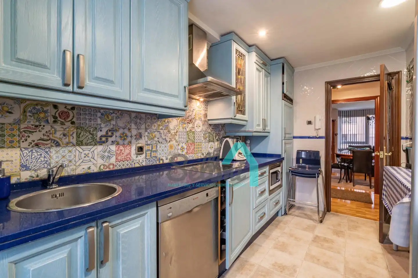 Kitchen of Flat for share in Oviedo   with Heating, Parquet flooring and Furnished