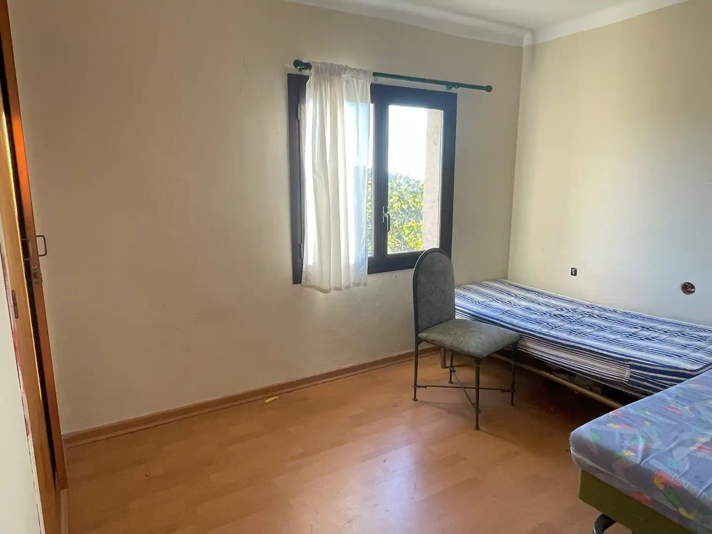 Habitación de Finca rústica en venta en Quart con Calefacción, Jardín privado y Parquet