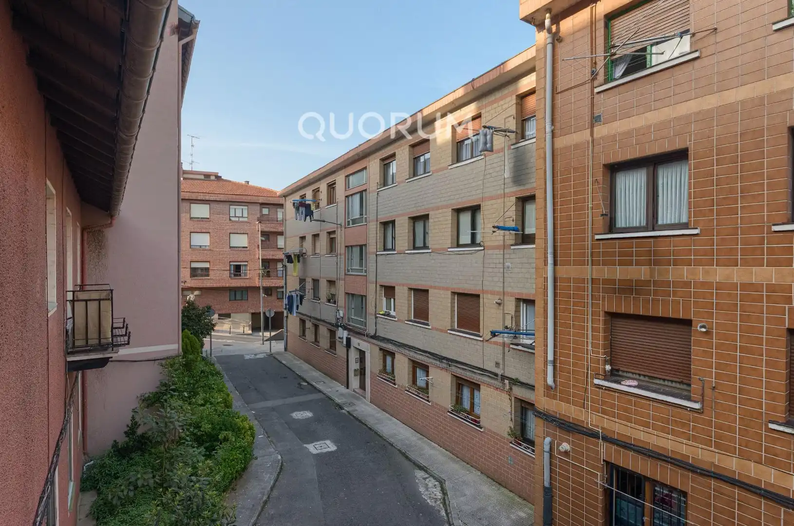 Vista exterior de Piso en venta en Basauri  con Calefacción y Balcón