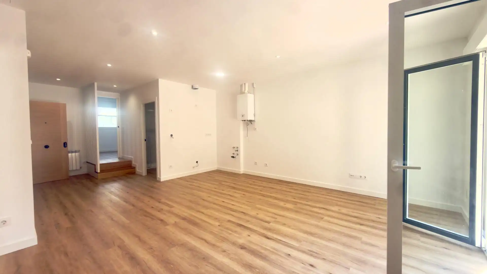 Planta baja en venta en Ourense Capital  con Calefacción, Jardín privado y Terraza