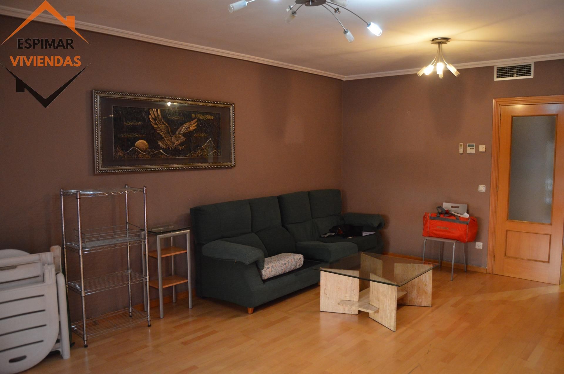 Sala d'estar de Casa adosada en venda en Utebo amb Aire condicionat, Calefacció i Jardí privat