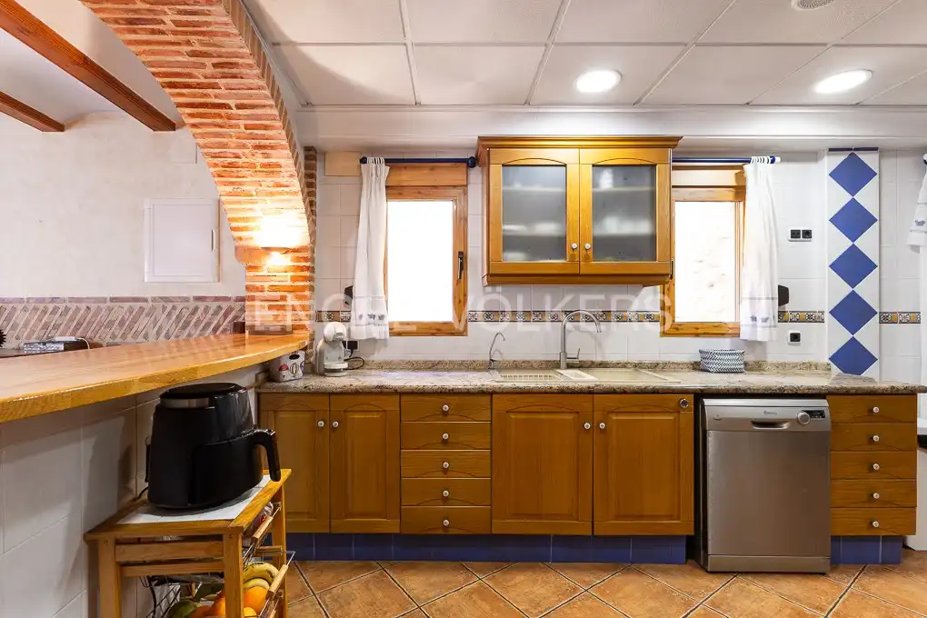 Kitchen of Houses for sale in Alcublas  with Air Conditioner, Heating and Terrace