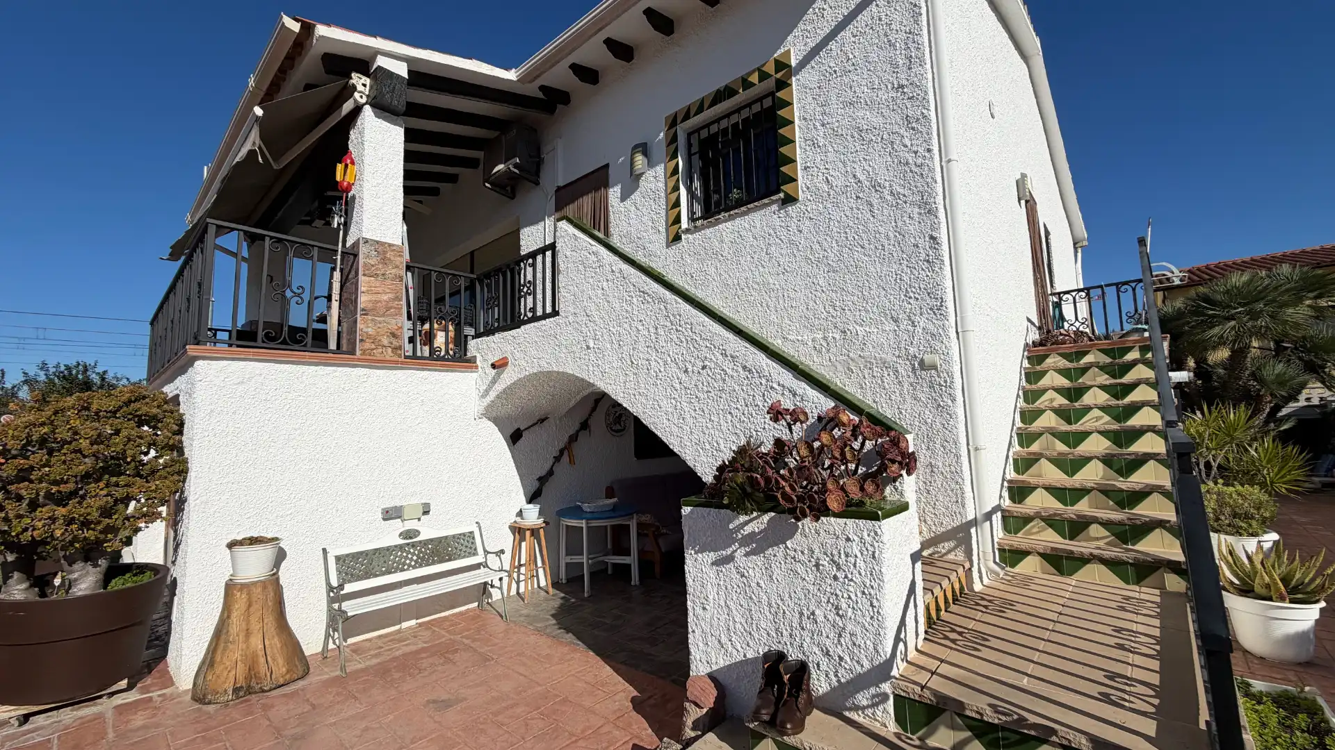 Vista exterior de Casa o xalet en venda en Creixell amb Aire condicionat, Jardí privat i Terrassa