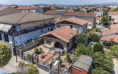 Vista exterior de Casa o xalet en venda en Parets del Vallès amb Aire condicionat, Terrassa i Balcó