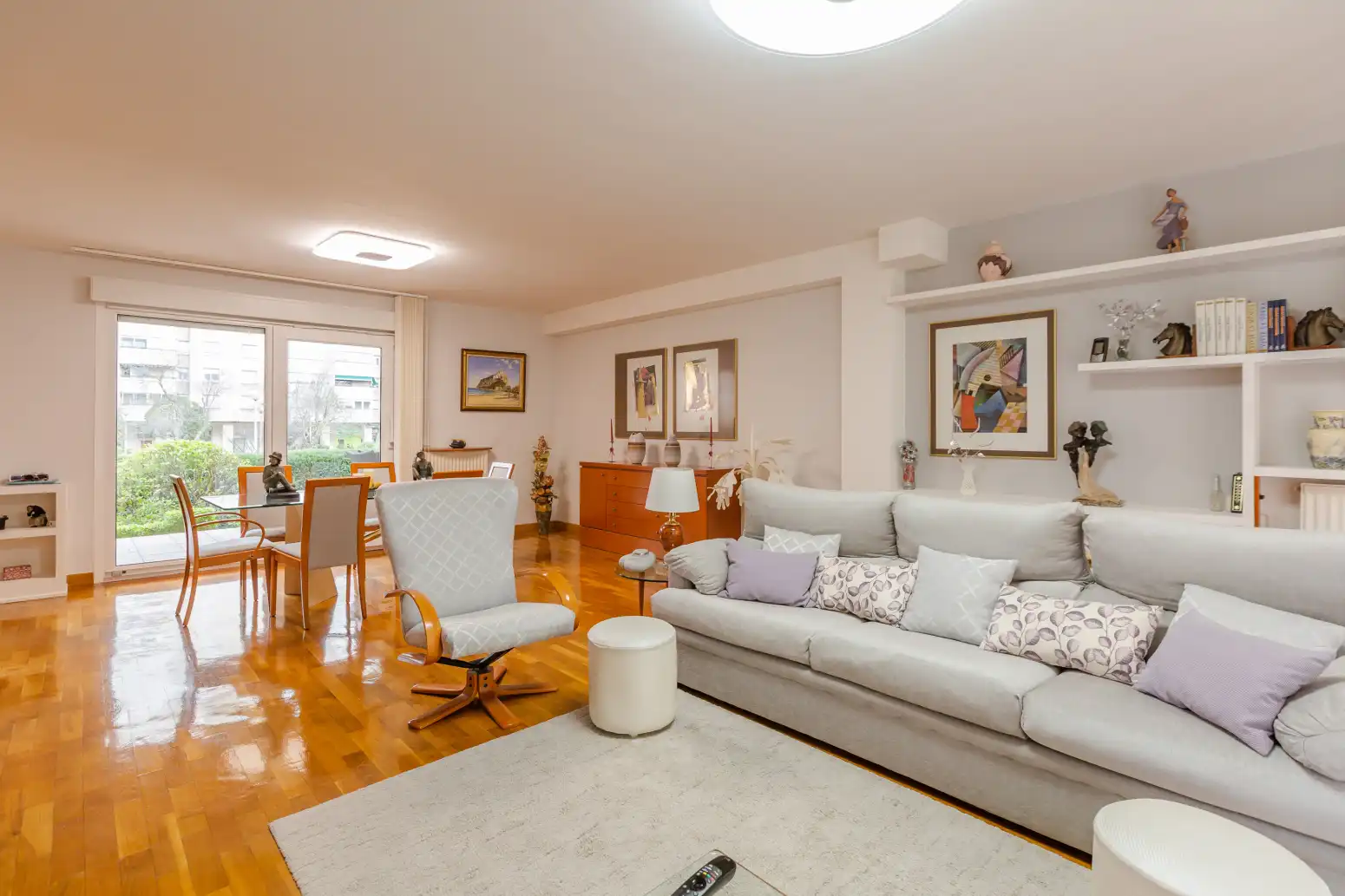 Sala de estar de Casa adosada en venta en Barañáin / Barañain con Calefacción, Jardín privado y Parquet