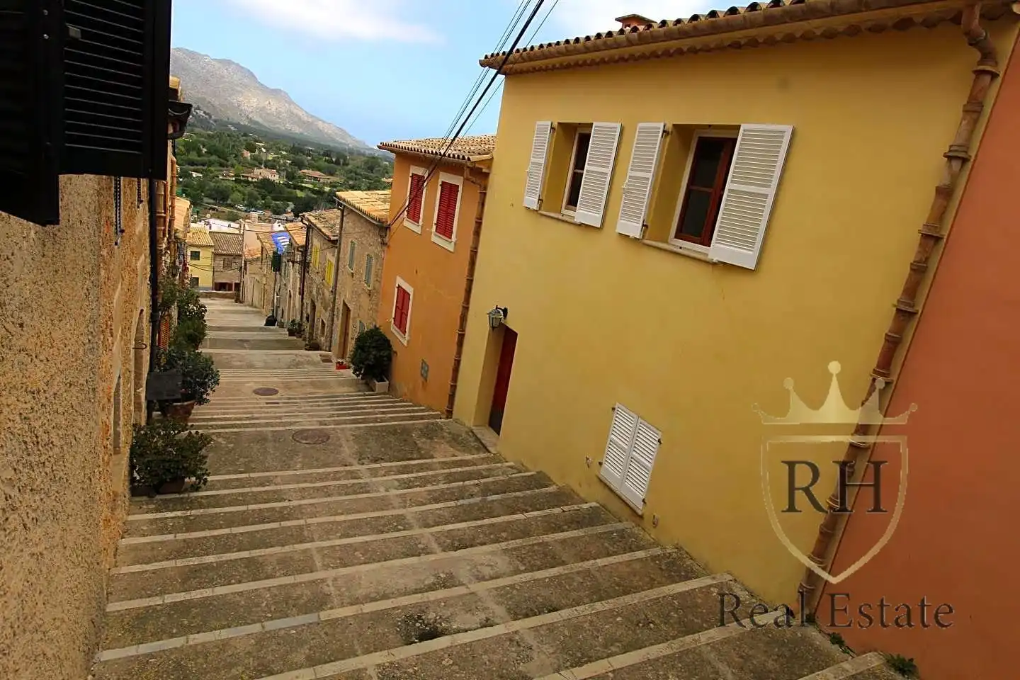 Vista exterior de Casa o xalet en venda en Pollença amb Aire condicionat, Jardí privat i Terrassa