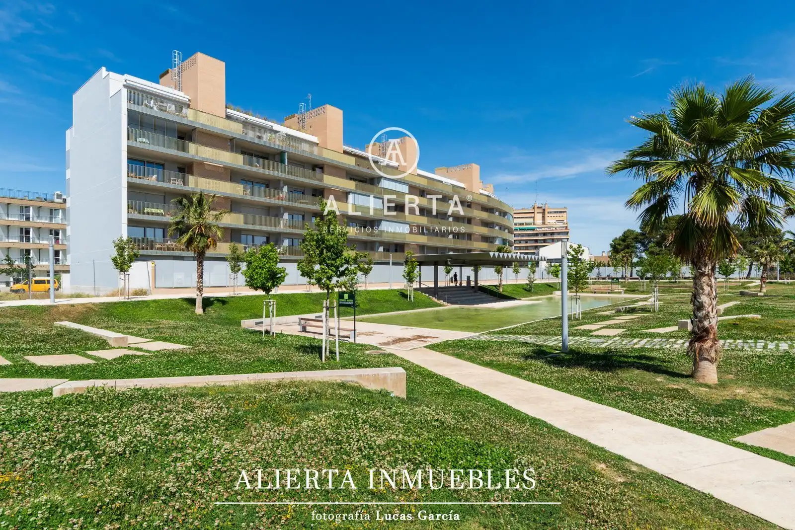 Vista exterior de Casa o chalet en venta en Zaragoza con Calefacción y Terraza