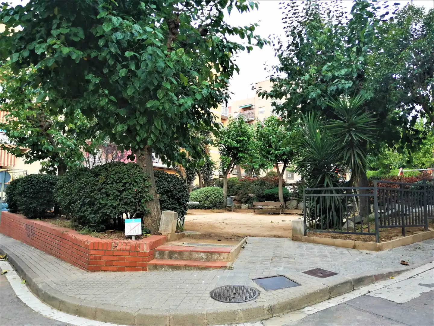 Vista exterior de Planta baja en venta en Mataró con Aire acondicionado, Calefacción y Horno