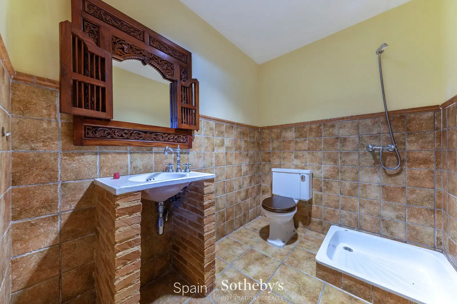 Bany de Casa o xalet en venda en Elche / Elx amb Aire condicionat, Calefacció i Jardí privat