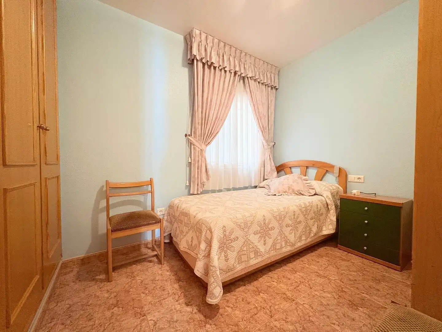 Schlafzimmer von Wohnung zum Verkauf in Albal mit Klimaanlage, Abstellraum und Balkon