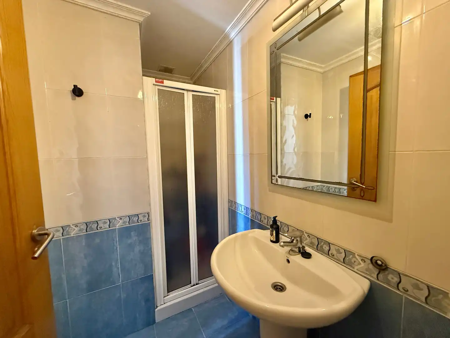 Bany de Apartament en venda en O Grove   amb Calefacció, Traster i Moblat