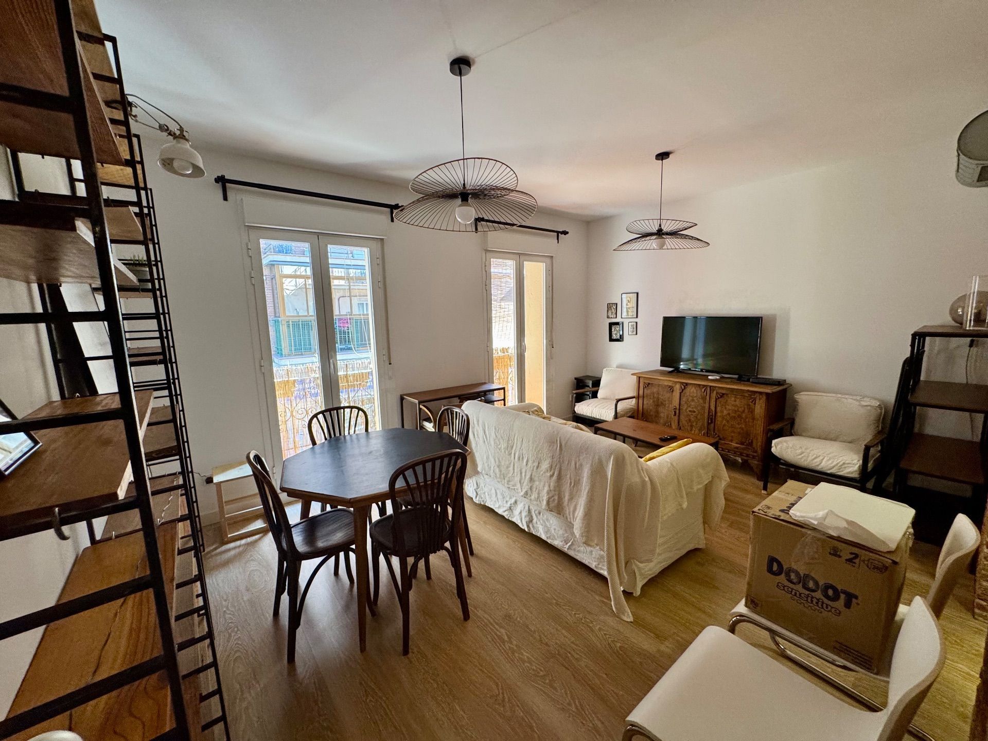 Living room of Flat to rent in  Madrid Capital  with Air Conditioner, Terrace and Furnished
